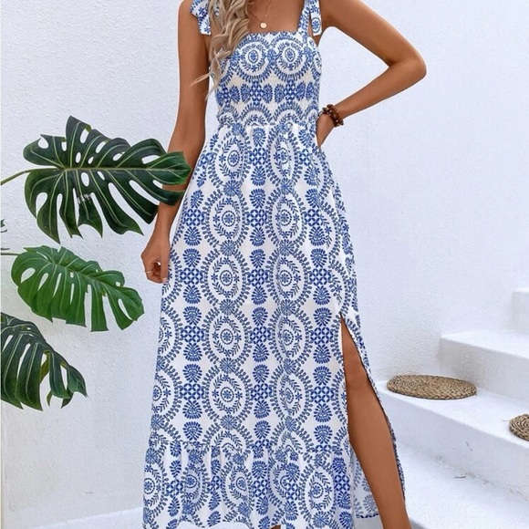 - New blue white split thigh maxi dress - Picture 2 of 7